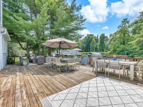 15 Abbey Creek, East Islip NY 11730