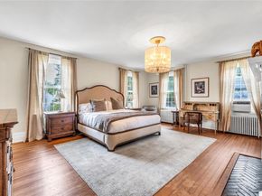 15 Abbey Creek, East Islip NY 11730