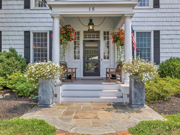 15 Abbey Creek, East Islip NY 11730