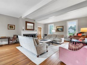 15 Abbey Creek, East Islip NY 11730
