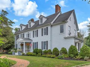 15 Abbey Creek, East Islip NY 11730