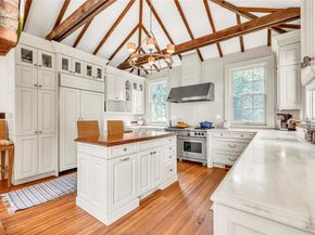 15 Abbey Creek, East Islip NY 11730