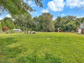 15 Abbey Creek, East Islip NY 11730