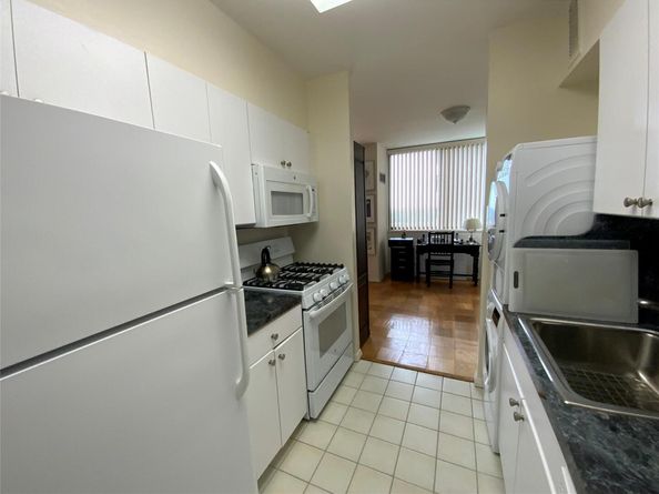 27010 Grand Central Parkway 19A, Floral Park NY 11005