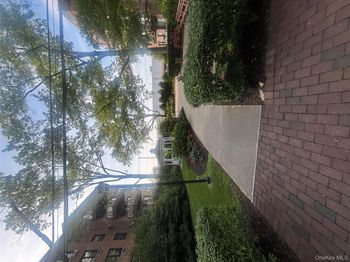 6 Birchwood Court