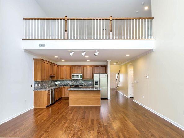 195 Pond View Drive CA0208, Port Washington NY 11050