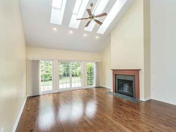195 Pond View Drive CA0208, Port Washington NY 11050