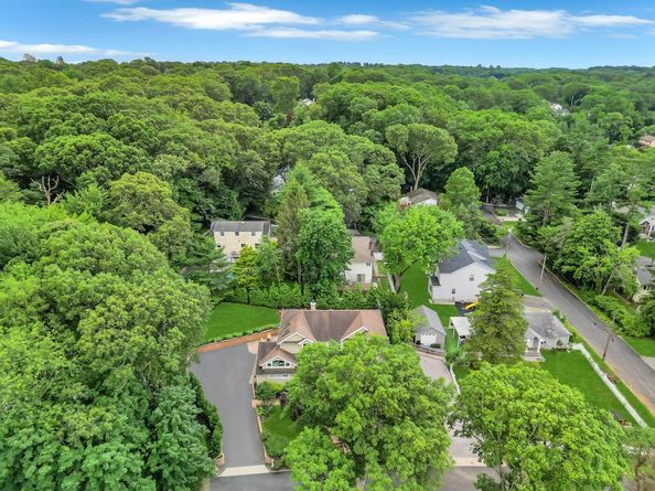 4 2nd Street, Woodbury NY 11797