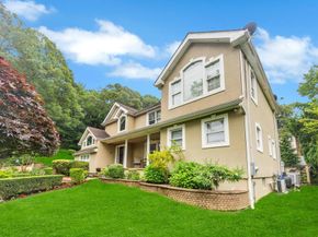 4 2nd Street, Woodbury NY 11797