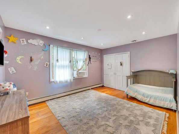 4 2nd Street, Woodbury NY 11797
