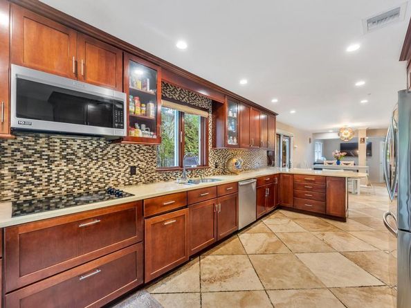 4 2nd Street, Woodbury NY 11797