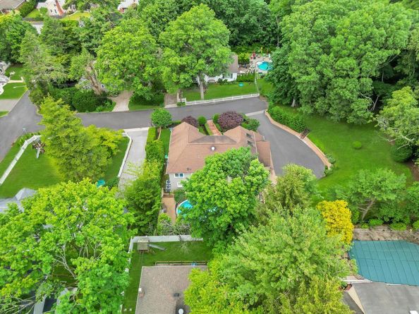 4 2nd Street, Woodbury NY 11797