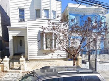1468 Saint Lawrence Avenue