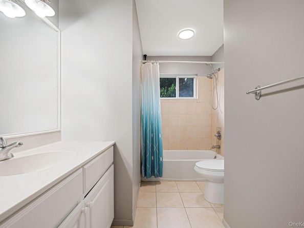 11 Gladysz Way, Port Jefferson NY 11777