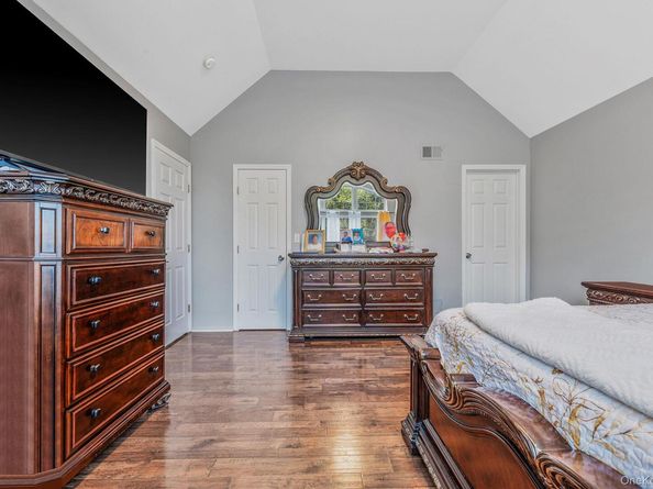 11 Gladysz Way, Port Jefferson NY 11777