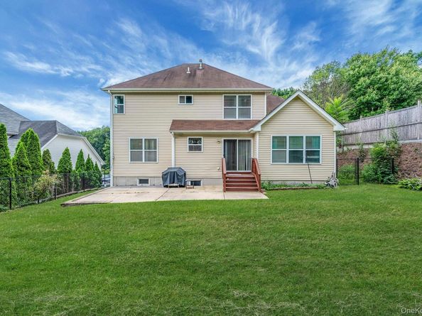 11 Gladysz Way, Port Jefferson NY 11777