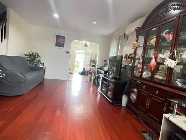 28-11 Murray Street, Flushing NY 11354