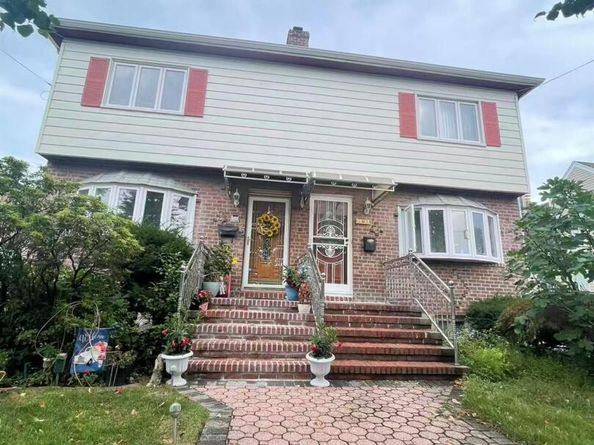28-11 Murray Street, Flushing NY 11354