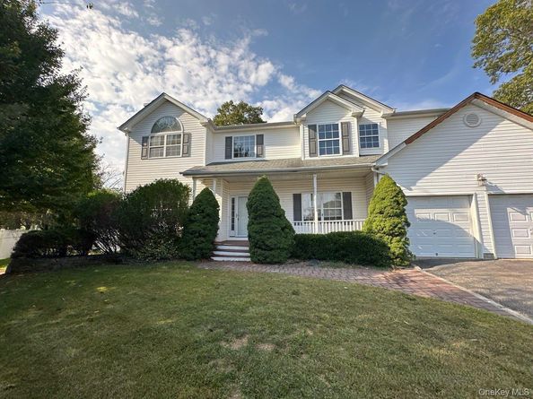 2 East Avenue, Coram NY 11727