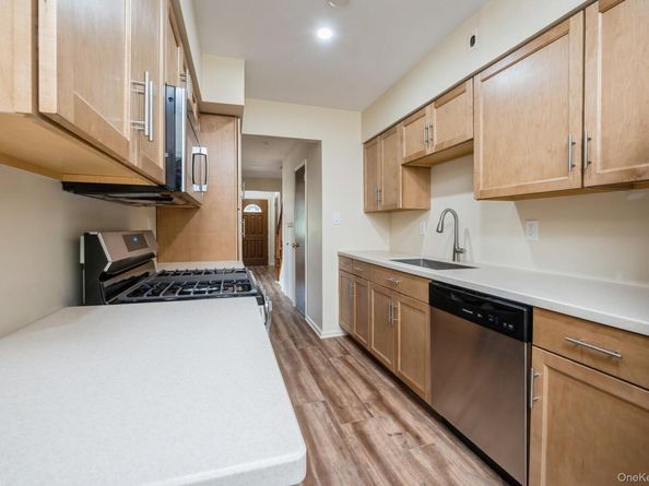 1149 East 219th Street, Bronx NY 10469
