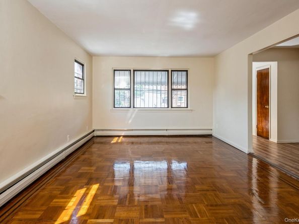 1149 East 219th Street, Bronx NY 10469