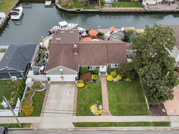 5 Canal Road, Massapequa NY 11758