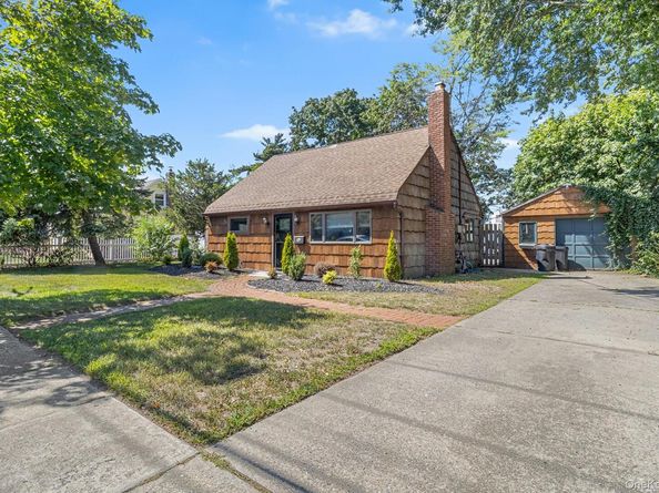 146 E Carmans Road, East Farmingdale NY 11735