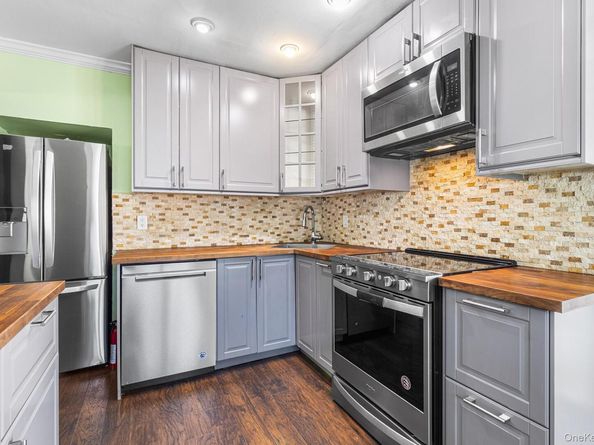 146 E Carmans Road, East Farmingdale NY 11735