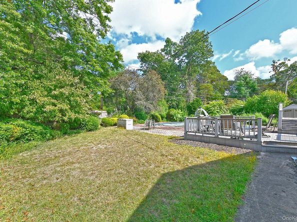 105 Roxton Road, Plainview NY 11803