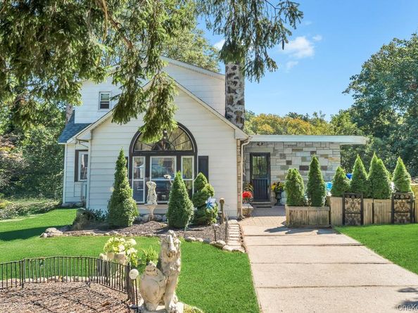 122 Dawn Road, Rocky Point NY 11778
