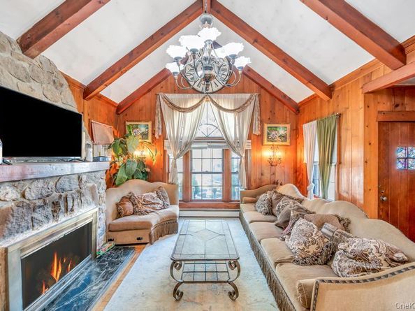 122 Dawn Road, Rocky Point NY 11778