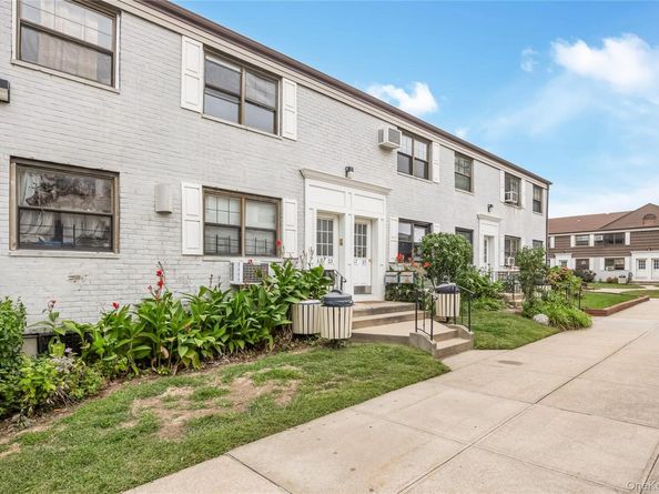 6703 136th Street B, Bayside NY 11367