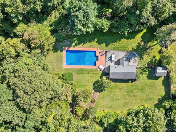 140 Three Mile Harbor Road, East Hampton NY 11937