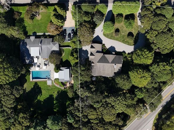 71 Sebonac Inlet Road, Southampton NY 11968