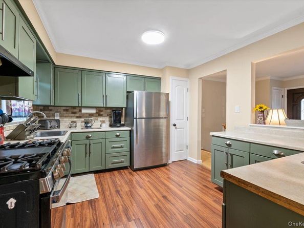 212 Locust Drive, Rocky Point NY 11778