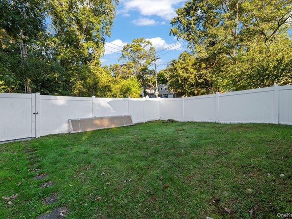 212 Locust Drive, Rocky Point NY 11778