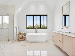 58 Clearview Farm Road, Southampton NY 11968