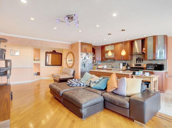 2800 Coyle 622, Brooklyn NY 11235