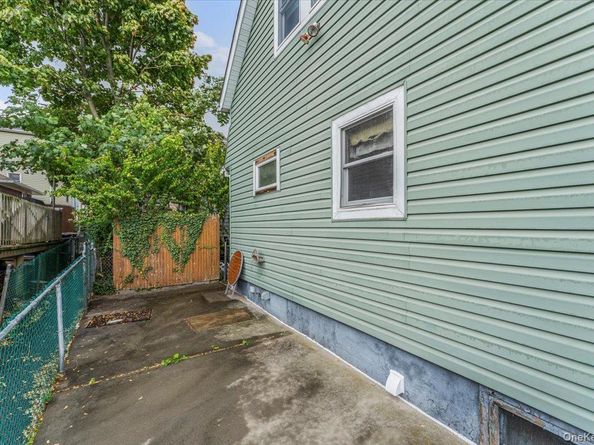 17 Alden Park 17, Bronx NY 10465