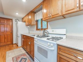 17 Alden Park 17, Bronx NY 10465