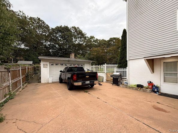 129 Berkshire Drive, Farmingville NY 11738