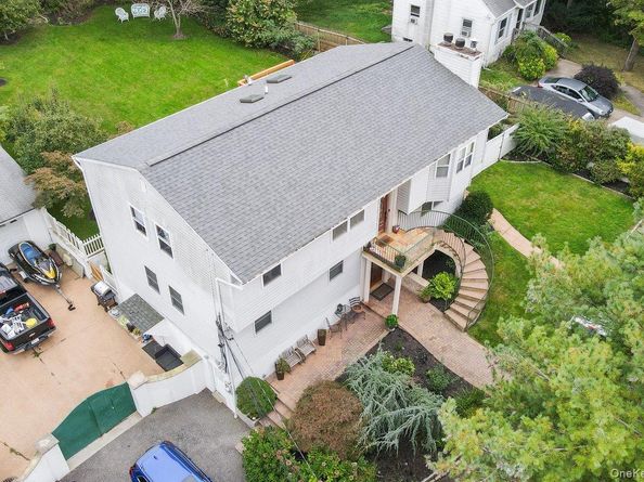 129 Berkshire Drive, Farmingville NY 11738