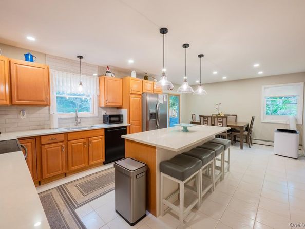 129 Berkshire Drive, Farmingville NY 11738