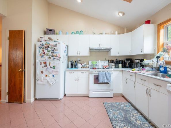 129 Berkshire Drive, Farmingville NY 11738