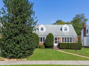7 Washington Street, Hicksville NY 11801