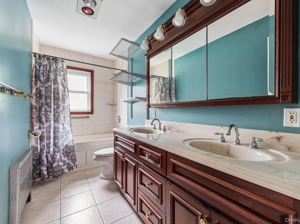 7 Washington Street, Hicksville NY 11801