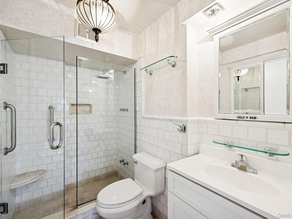 166-25 Powells Cove Boulevard 3F, Beechhurst NY 11357