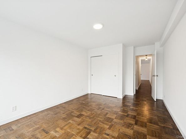 166-25 Powells Cove Boulevard 3F, Beechhurst NY 11357