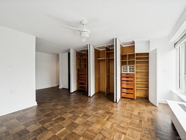 166-25 Powells Cove Boulevard 3F, Beechhurst NY 11357