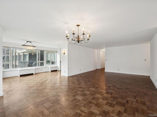 166-25 Powells Cove Boulevard 3F, Beechhurst NY 11357